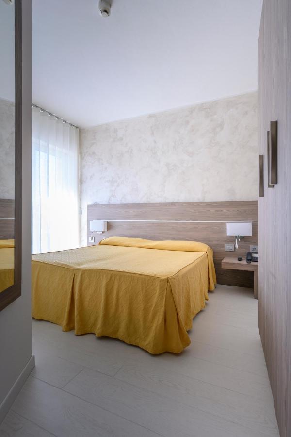 Hotel Capri 3 Stelle Superior Лидо-ди-Езоло Экстерьер фото